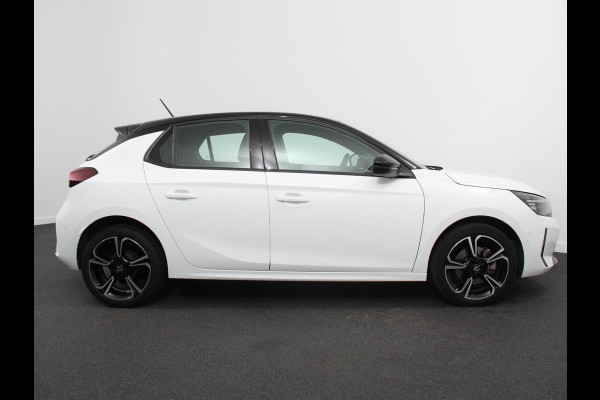 Opel Corsa 1.2 GS Panorama dak Digitale Cockpit Climate Control Dab Camera Parkeersensoren Cruise control LED Verwarmde voorstoelen Stuurwiel verwarmd Navigatie Climate control Apple carplay/ Android Auto Parkeer sensoren voor en achter
