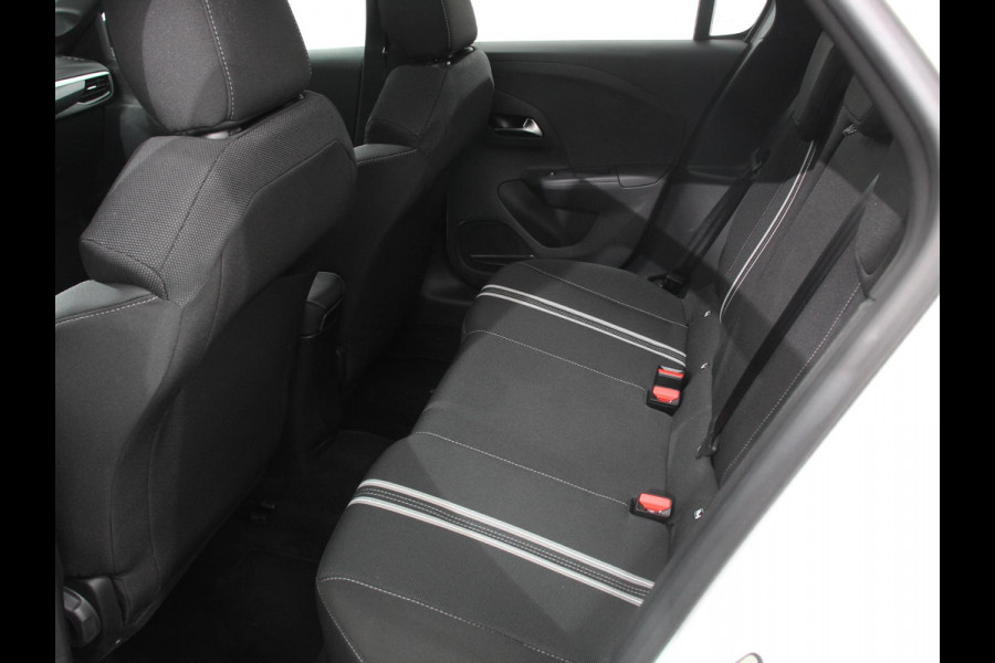 Opel Corsa 1.2 GS Panorama dak Digitale Cockpit Climate Control Dab Camera Parkeersensoren Cruise control LED Verwarmde voorstoelen Stuurwiel verwarmd Navigatie Climate control Apple carplay/ Android Auto Parkeer sensoren voor en achter