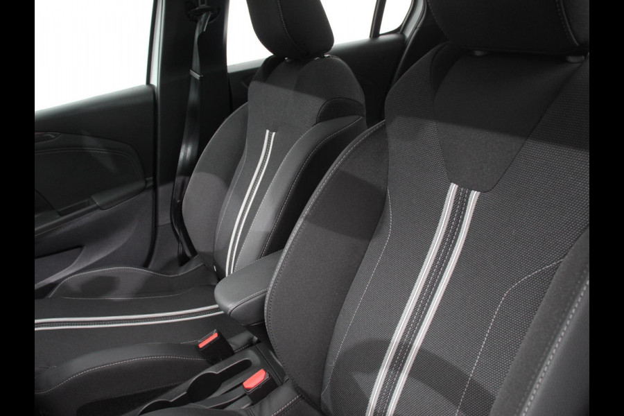 Opel Corsa 1.2 GS Panorama dak Digitale Cockpit Climate Control Dab Camera Parkeersensoren Cruise control LED Verwarmde voorstoelen Stuurwiel verwarmd Navigatie Climate control Apple carplay/ Android Auto Parkeer sensoren voor en achter