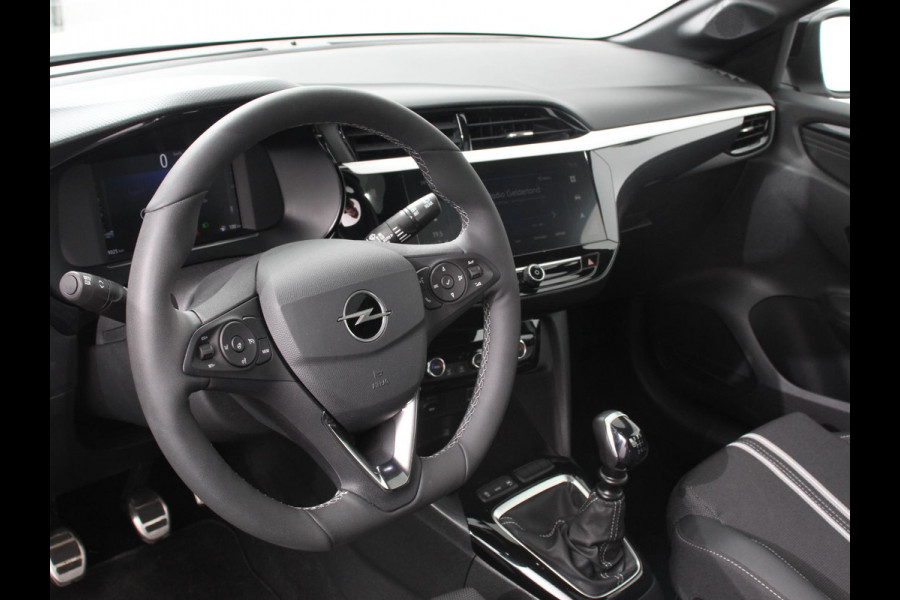 Opel Corsa 1.2 GS Panorama dak Digitale Cockpit Climate Control Dab Camera Parkeersensoren Cruise control LED Verwarmde voorstoelen Stuurwiel verwarmd Navigatie Climate control Apple carplay/ Android Auto Parkeer sensoren voor en achter