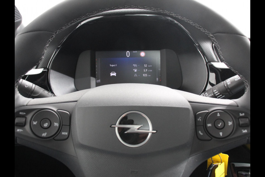 Opel Corsa 1.2 GS Panorama dak Digitale Cockpit Climate Control Dab Camera Parkeersensoren Cruise control LED Verwarmde voorstoelen Stuurwiel verwarmd Navigatie Climate control Apple carplay/ Android Auto Parkeer sensoren voor en achter