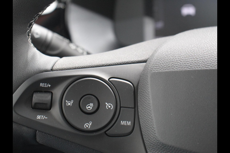 Opel Corsa 1.2 GS Panorama dak Digitale Cockpit Climate Control Dab Camera Parkeersensoren Cruise control LED Verwarmde voorstoelen Stuurwiel verwarmd Navigatie Climate control Apple carplay/ Android Auto Parkeer sensoren voor en achter