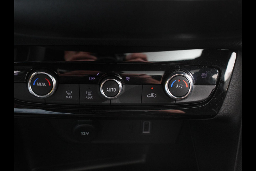 Opel Corsa 1.2 GS Panorama dak Digitale Cockpit Climate Control Dab Camera Parkeersensoren Cruise control LED Verwarmde voorstoelen Stuurwiel verwarmd Navigatie Climate control Apple carplay/ Android Auto Parkeer sensoren voor en achter