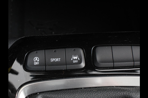 Opel Corsa 1.2 GS Panorama dak Digitale Cockpit Climate Control Dab Camera Parkeersensoren Cruise control LED Verwarmde voorstoelen Stuurwiel verwarmd Navigatie Climate control Apple carplay/ Android Auto Parkeer sensoren voor en achter