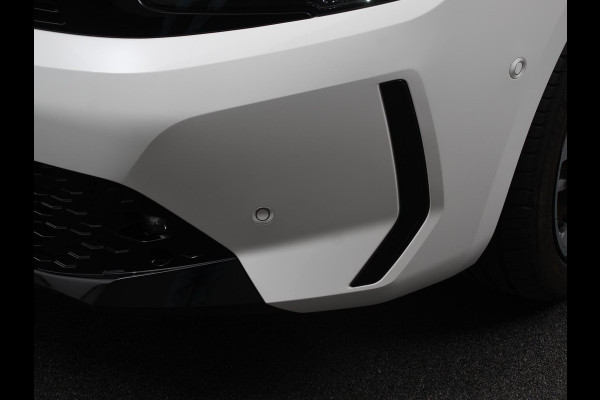 Opel Corsa 1.2 GS Panorama dak Digitale Cockpit Climate Control Dab Camera Parkeersensoren Cruise control LED Verwarmde voorstoelen Stuurwiel verwarmd Navigatie Climate control Apple carplay/ Android Auto Parkeer sensoren voor en achter