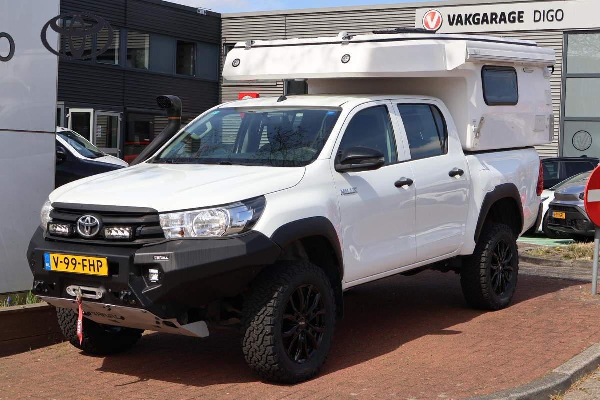 Toyota Hilux Camper 2.4 D-4D Dubbele Cabine Cool Comfort (ex.BTW) Toyota Hilux Camper 2.4 D-4D Dubbele Cabine Cool Comfort (ex.BTW)