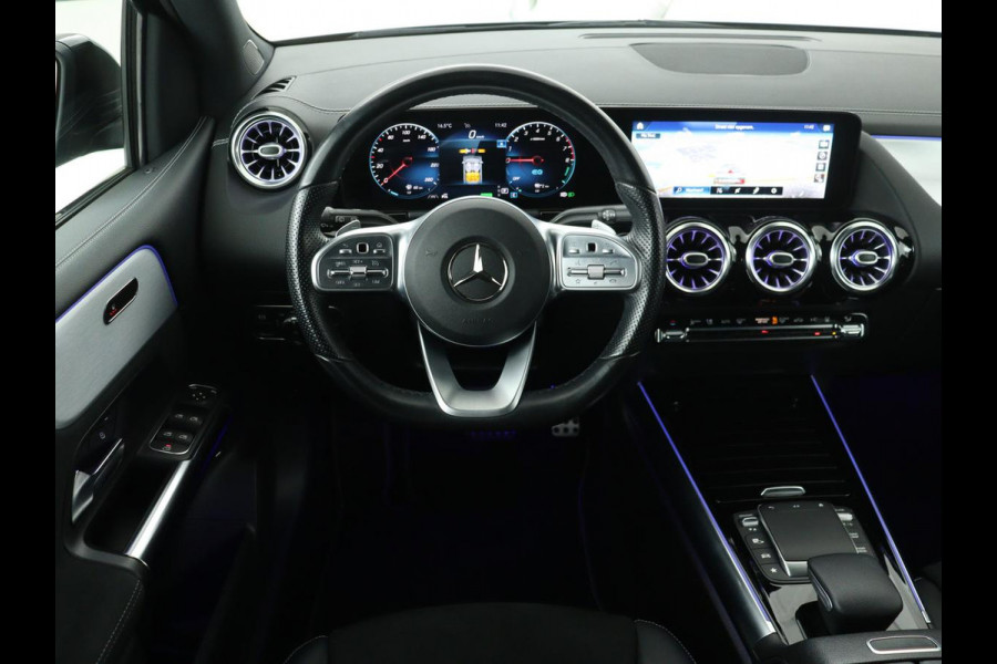 Mercedes-Benz B-Klasse 250e AMG Night | Stoelverwarming | Camera | Carplay | Sfeerverlichting | Leder/Alcantara | Full LED | Widescreen
