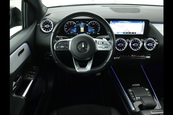 Mercedes-Benz B-Klasse 250e AMG Night | Stoelverwarming | Camera | Carplay | Sfeerverlichting | Leder/Alcantara | Full LED | Widescreen
