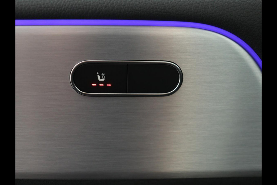 Mercedes-Benz B-Klasse 250e AMG Night | Stoelverwarming | Camera | Carplay | Sfeerverlichting | Leder/Alcantara | Full LED | Widescreen