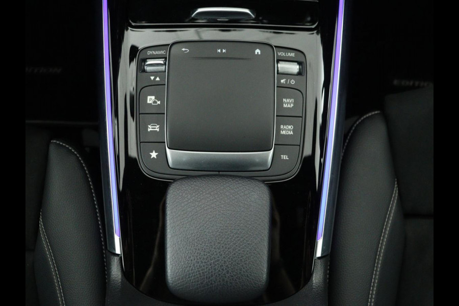 Mercedes-Benz B-Klasse 250e AMG Night | Stoelverwarming | Camera | Carplay | Sfeerverlichting | Leder/Alcantara | Full LED | Widescreen