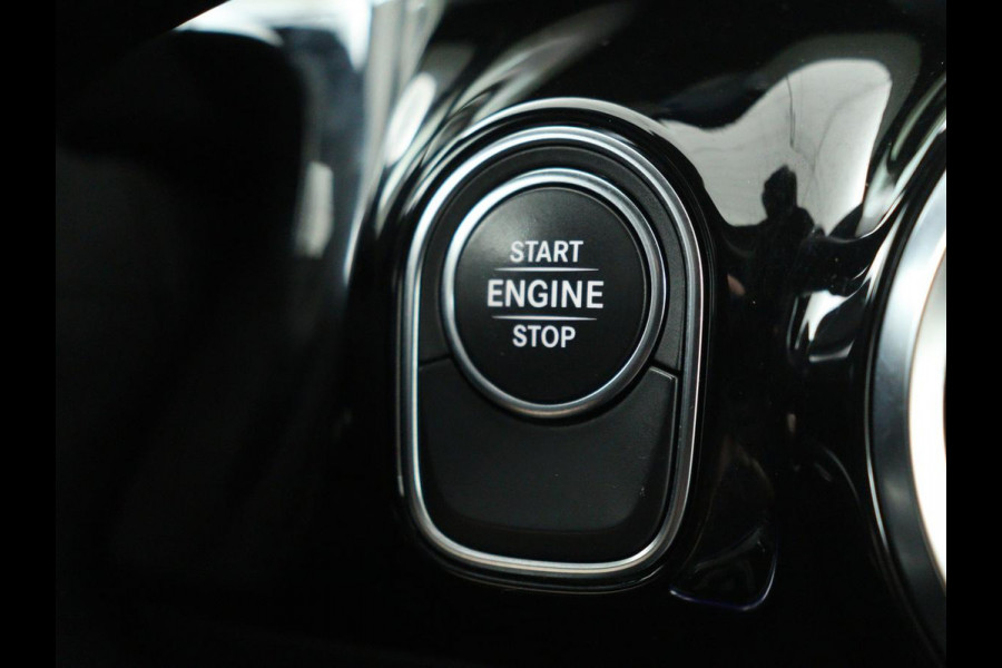 Mercedes-Benz B-Klasse 250e AMG Night | Stoelverwarming | Camera | Carplay | Sfeerverlichting | Leder/Alcantara | Full LED | Widescreen