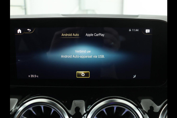 Mercedes-Benz B-Klasse 250e AMG Night | Stoelverwarming | Camera | Carplay | Sfeerverlichting | Leder/Alcantara | Full LED | Widescreen
