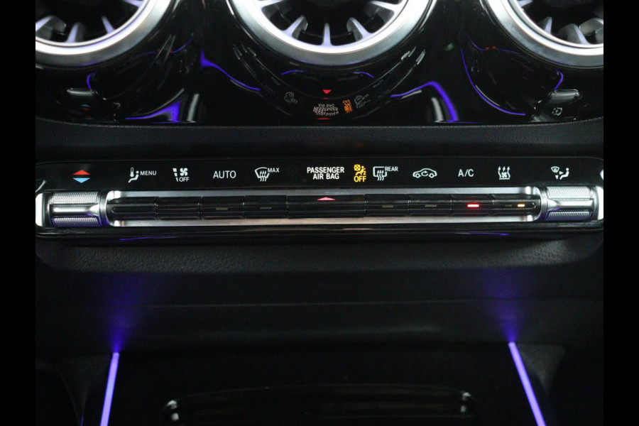 Mercedes-Benz B-Klasse 250e AMG Night | Stoelverwarming | Camera | Carplay | Sfeerverlichting | Leder/Alcantara | Full LED | Widescreen
