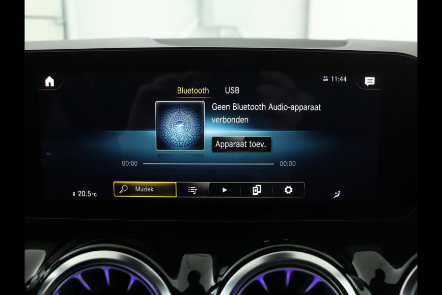 Mercedes-Benz B-Klasse 250e AMG Night | Stoelverwarming | Camera | Carplay | Sfeerverlichting | Leder/Alcantara | Full LED | Widescreen