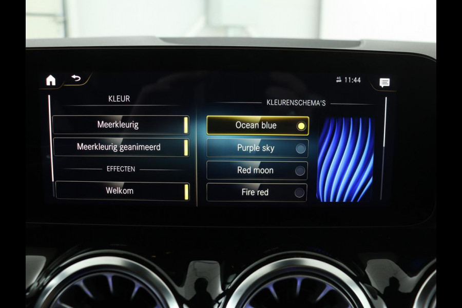 Mercedes-Benz B-Klasse 250e AMG Night | Stoelverwarming | Camera | Carplay | Sfeerverlichting | Leder/Alcantara | Full LED | Widescreen
