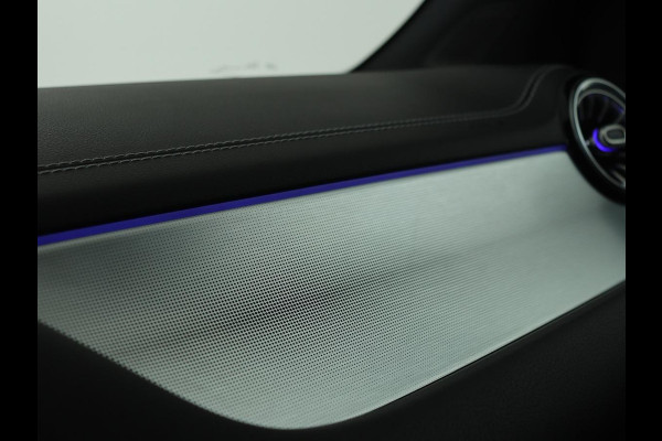 Mercedes-Benz B-Klasse 250e AMG Night | Stoelverwarming | Camera | Carplay | Sfeerverlichting | Leder/Alcantara | Full LED | Widescreen