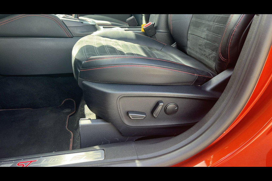 Ford Kuga 1.5 EcoBoost ST-Line X | Winterpakket | Adaptieve Cruise Control | Head-up Display | Electrische achterklep