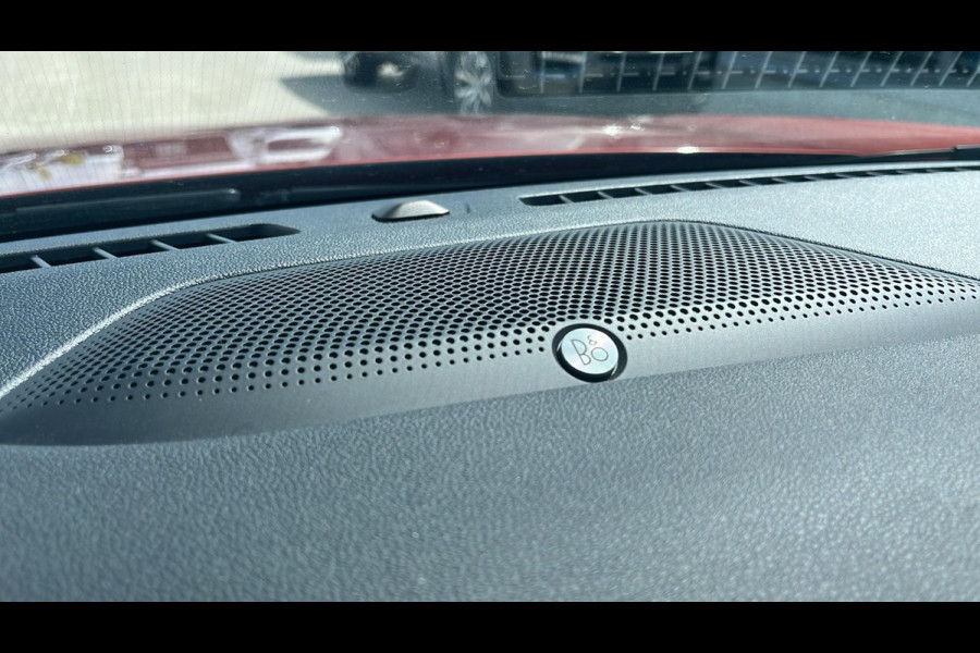Ford Kuga 1.5 EcoBoost ST-Line X | Winterpakket | Adaptieve Cruise Control | Head-up Display | Electrische achterklep