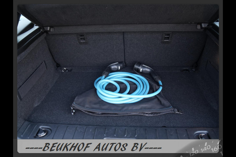 BMW i3 Basis iPerformance 94Ah Navi Camera 360 Soh 100% !!