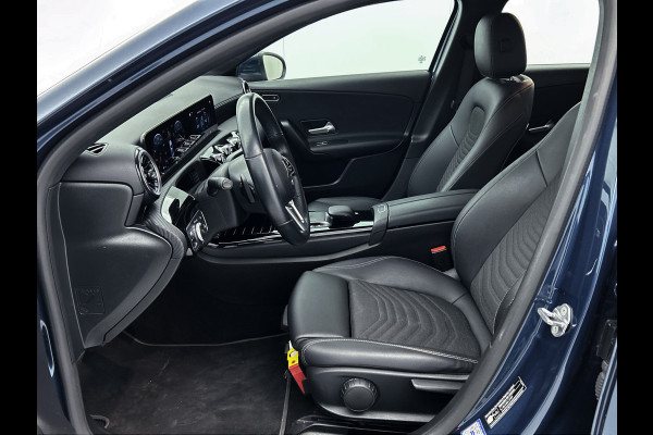 Mercedes-Benz A-Klasse 250 e Plug-In Hybride Lichtmetalen velgen | MBUX wide screen | Navigatie \ Parking support met camera achter | Inclusief 24 maanden MB Certified garantie voor Europa.