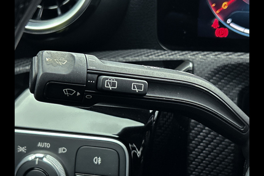 Mercedes-Benz A-Klasse 250 e Plug-In Hybride Lichtmetalen velgen | MBUX wide screen | Navigatie \ Parking support met camera achter | Inclusief 24 maanden MB Certified garantie voor Europa.