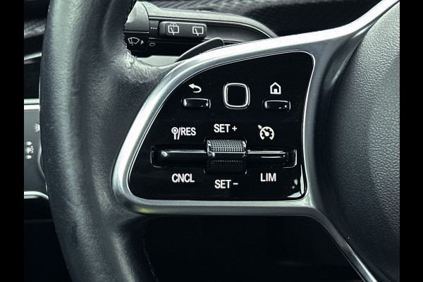 Mercedes-Benz A-Klasse 250 e Plug-In Hybride Lichtmetalen velgen | MBUX wide screen | Navigatie \ Parking support met camera achter | Inclusief 24 maanden MB Certified garantie voor Europa.