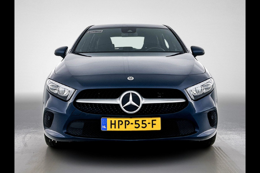 Mercedes-Benz A-Klasse 250 e Plug-In Hybride Lichtmetalen velgen | MBUX wide screen | Navigatie \ Parking support met camera achter | Inclusief 24 maanden MB Certified garantie voor Europa.