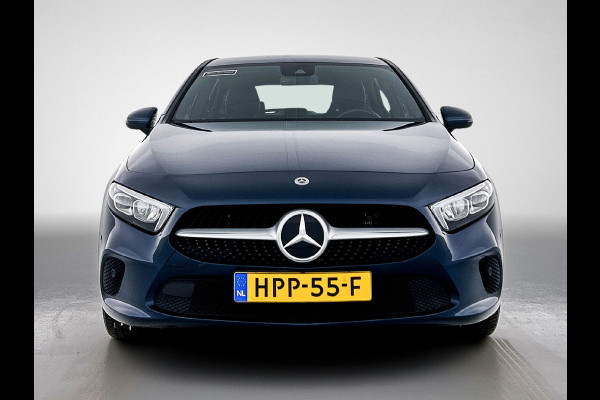 Mercedes-Benz A-Klasse 250 e Plug-In Hybride Lichtmetalen velgen | MBUX wide screen | Navigatie \ Parking support met camera achter | Inclusief 24 maanden MB Certified garantie voor Europa.