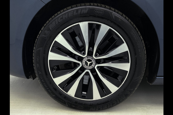 Mercedes-Benz A-Klasse 250 e Plug-In Hybride Lichtmetalen velgen | MBUX wide screen | Navigatie \ Parking support met camera achter | Inclusief 24 maanden MB Certified garantie voor Europa.