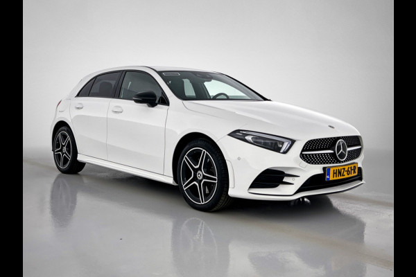 Mercedes-Benz A-Klasse 250 e AMG Plug-In Hybride Auto Show Tilburg | 5 spaaks lichtmetalen velgen | MBUX wide screen | Navigatie | Parking support met camera achter | Inclusief 24 maanden Mercedes-Benz Certified garantie voor Europa.