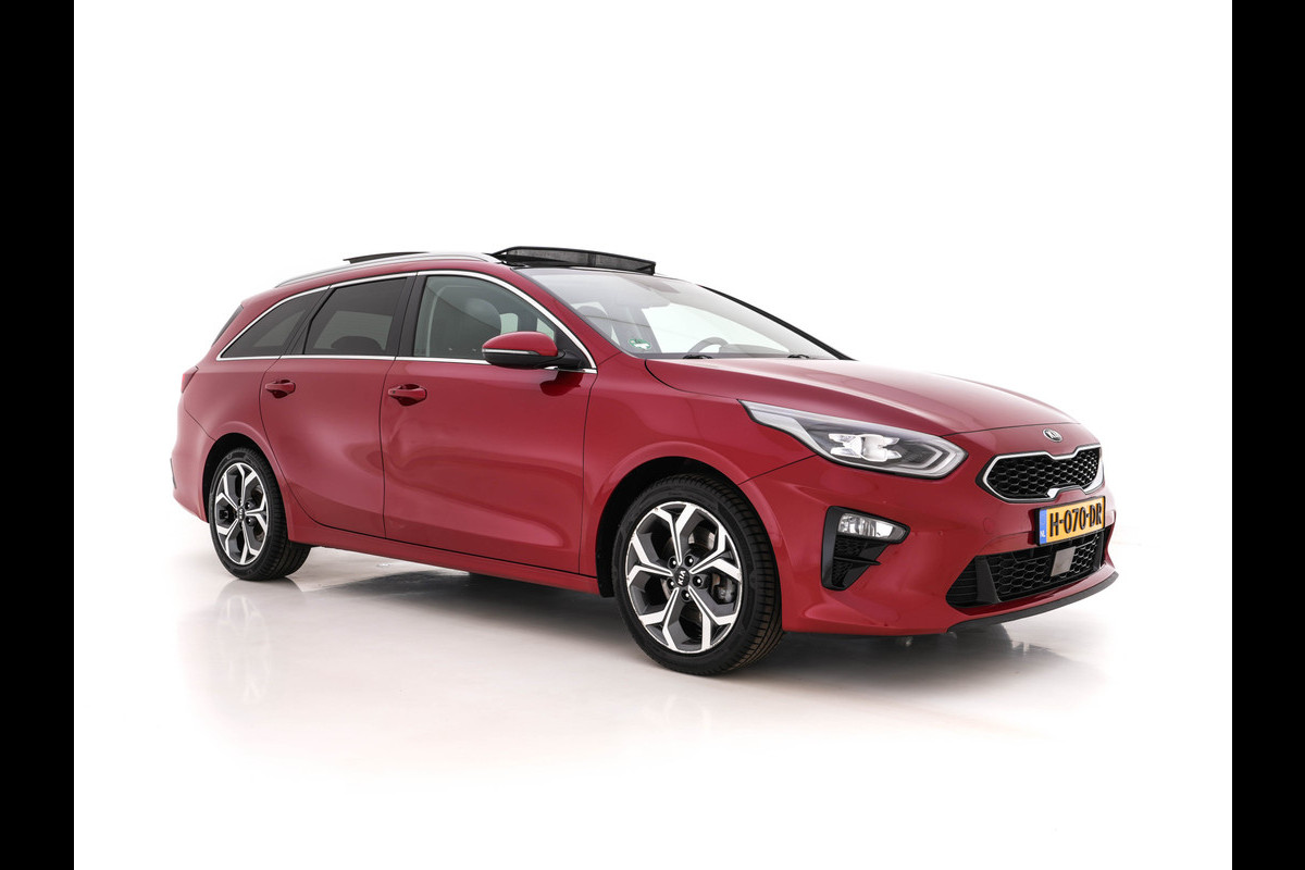Kia Ceed Sportswagon 1.4 T-GDi ExecutiveLine Aut. *PANO | FULL-LEATHER | ADAPT.CRUISE | FULL-LED | MEMORY-PACK | DIGI-COCKPIT | JBL-SOUND | BLINDSPOT | KEYLESS | COOLED/HEATED-COMFORT-SEATS | NAVI-FULLMAP | LANE-ASSIST | 17''ALU* Kia Ceed Sportswagon 1.4 T-GDi ExecutiveLine Aut. *PANO | FULL-LEATHER | ADAPT.CRUISE | FULL-LED | MEMORY-PACK | DIGI-COCKPIT | JBL-SOUND | BLINDSPOT | KEYLESS | COOLED/HEATED-COMFORT-SEATS | NAVI-FULLMAP | LANE-ASSIST | 17''ALU*