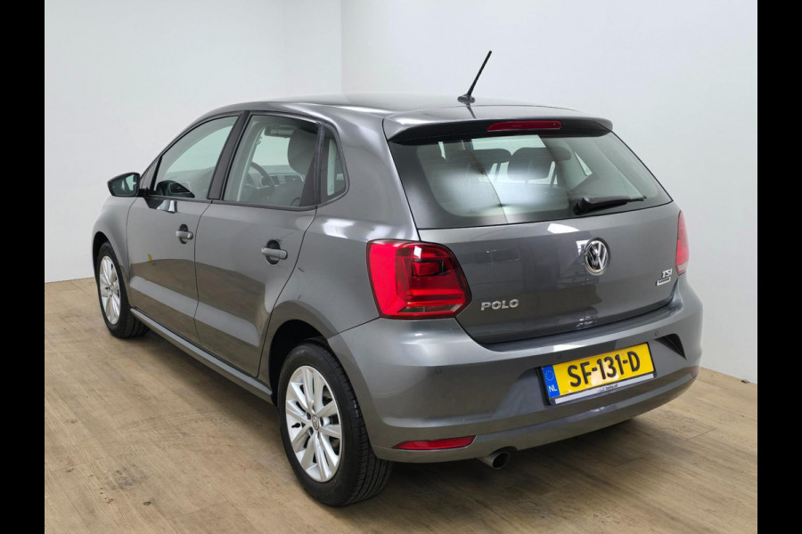 Volkswagen Polo Occasion 1.2 TSI Comfortline automaat | Parkeersensoren | Cruisecontrol | Tweedehands Volkswagen Polo antraciet