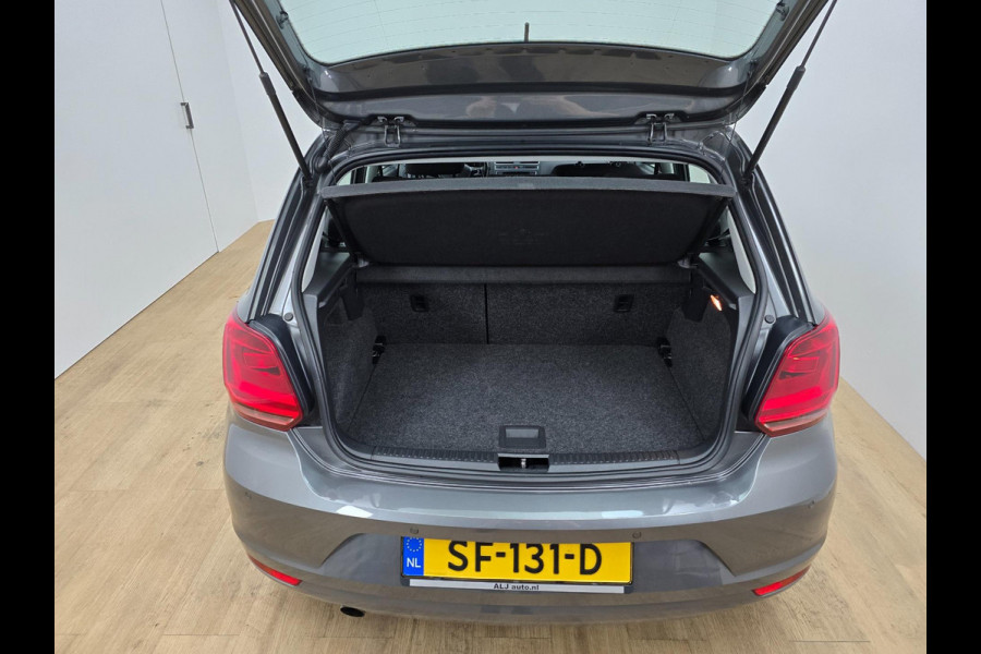Volkswagen Polo Occasion 1.2 TSI Comfortline automaat | Parkeersensoren | Cruisecontrol | Tweedehands Volkswagen Polo antraciet
