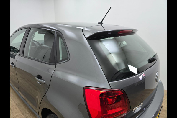 Volkswagen Polo Occasion 1.2 TSI Comfortline automaat | Parkeersensoren | Cruisecontrol | Tweedehands Volkswagen Polo antraciet