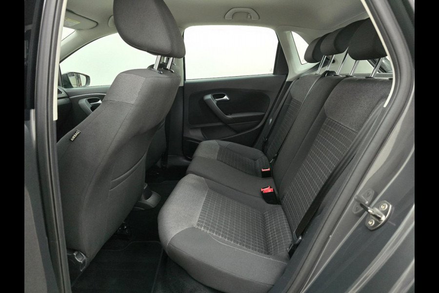 Volkswagen Polo Occasion 1.2 TSI Comfortline automaat | Parkeersensoren | Cruisecontrol | Tweedehands Volkswagen Polo antraciet
