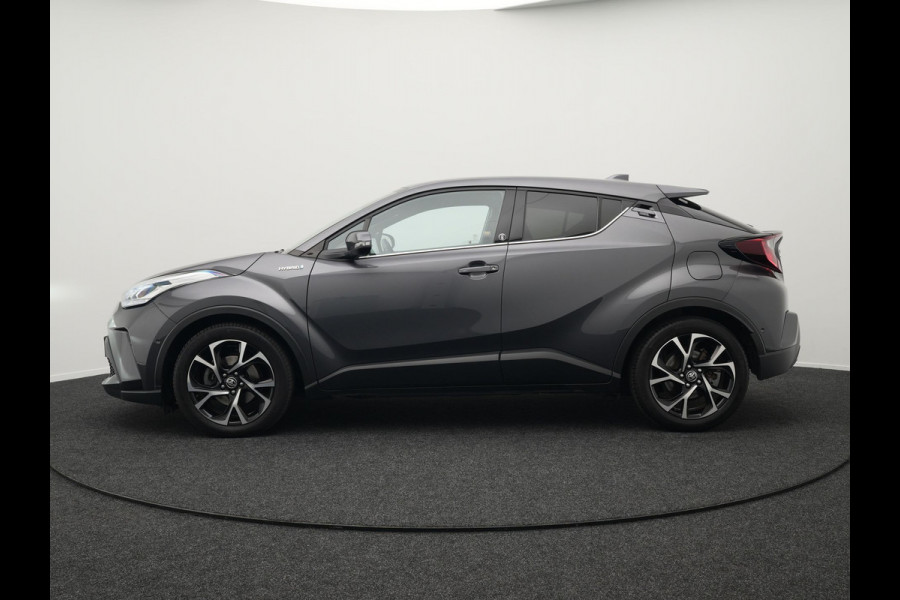 Toyota C-HR 2.0 Hybrid Dynamic 184pk | Dode Hoek | Camera | Carplay | Stoelen/Stuur Verwarming | DAB | Led | Keyless | 18"L.M |