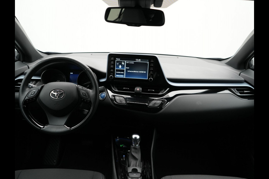 Toyota C-HR 2.0 Hybrid Dynamic 184pk | Dode Hoek | Camera | Carplay | Stoelen/Stuur Verwarming | DAB | Led | Keyless | 18"L.M |