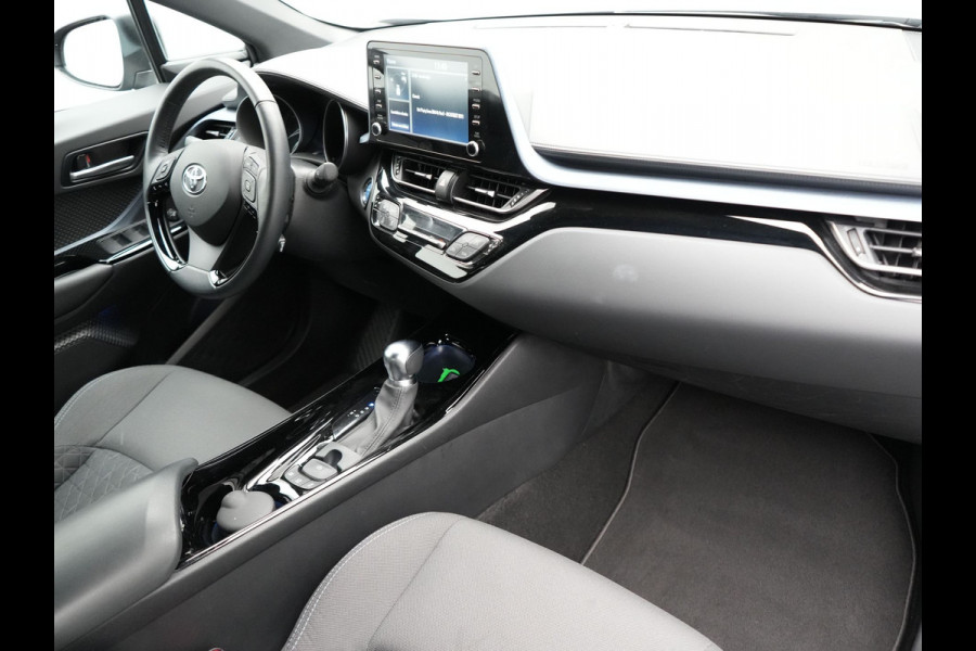 Toyota C-HR 2.0 Hybrid Dynamic 184pk | Dode Hoek | Camera | Carplay | Stoelen/Stuur Verwarming | DAB | Led | Keyless | 18"L.M |
