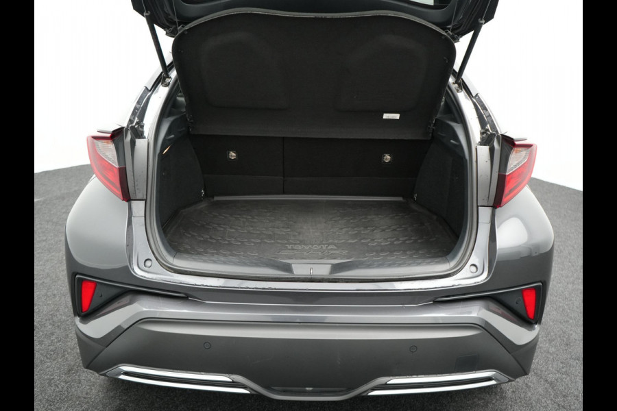 Toyota C-HR 2.0 Hybrid Dynamic 184pk | Dode Hoek | Camera | Carplay | Stoelen/Stuur Verwarming | DAB | Led | Keyless | 18"L.M |