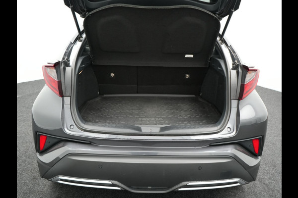 Toyota C-HR 2.0 Hybrid Dynamic 184pk | Dode Hoek | Camera | Carplay | Stoelen/Stuur Verwarming | DAB | Led | Keyless | 18"L.M |