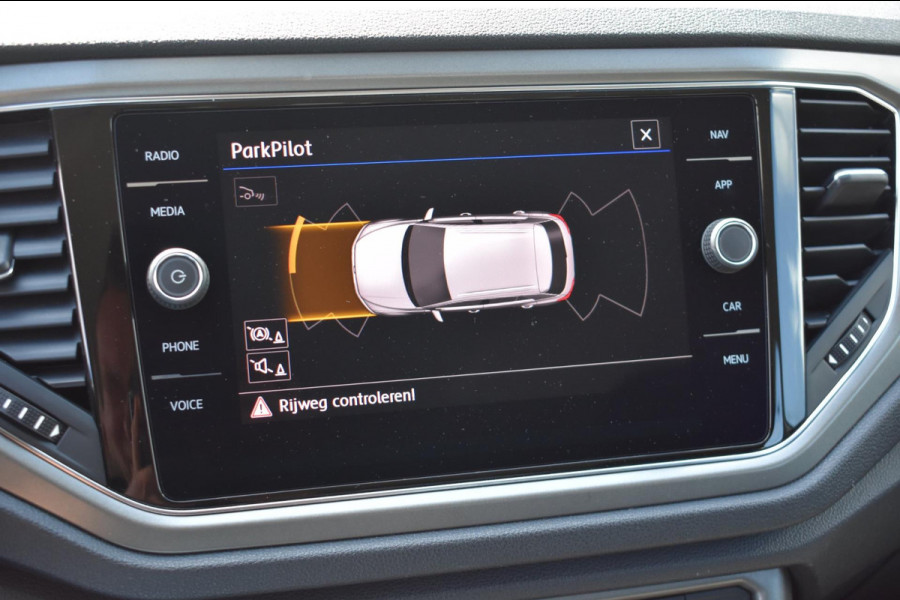 Volkswagen T-Roc 1.0 TSI | CAMERA | APPLE CARPLAY | ANDROID AUTO | NAVIGATIE | ADAPT. CRUISE CONTROLE | CLIMATE CONTROLE | NAP