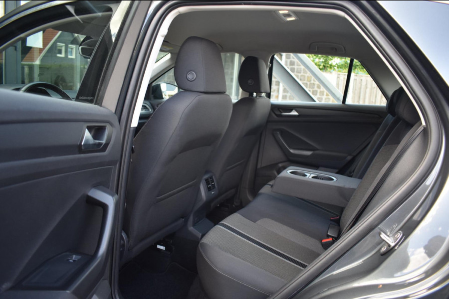 Volkswagen T-Roc 1.0 TSI | CAMERA | APPLE CARPLAY | ANDROID AUTO | NAVIGATIE | ADAPT. CRUISE CONTROLE | CLIMATE CONTROLE | NAP