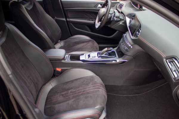 Peugeot 308 SW 1.6 e-THP GT 225 | Prijs rijklaar incl. 12 mnd garantie | Lmv Navi Trekhaak Keyless Stoelverw+massage