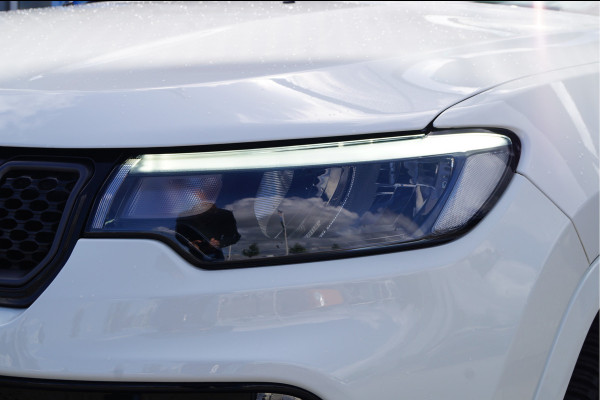 Jeep Compass 4xe 240 Plug-in Hybrid Electric S | Winterpack | Lederen bekleding | 19" lichtmetalen velgen | Apple/Android Carplay