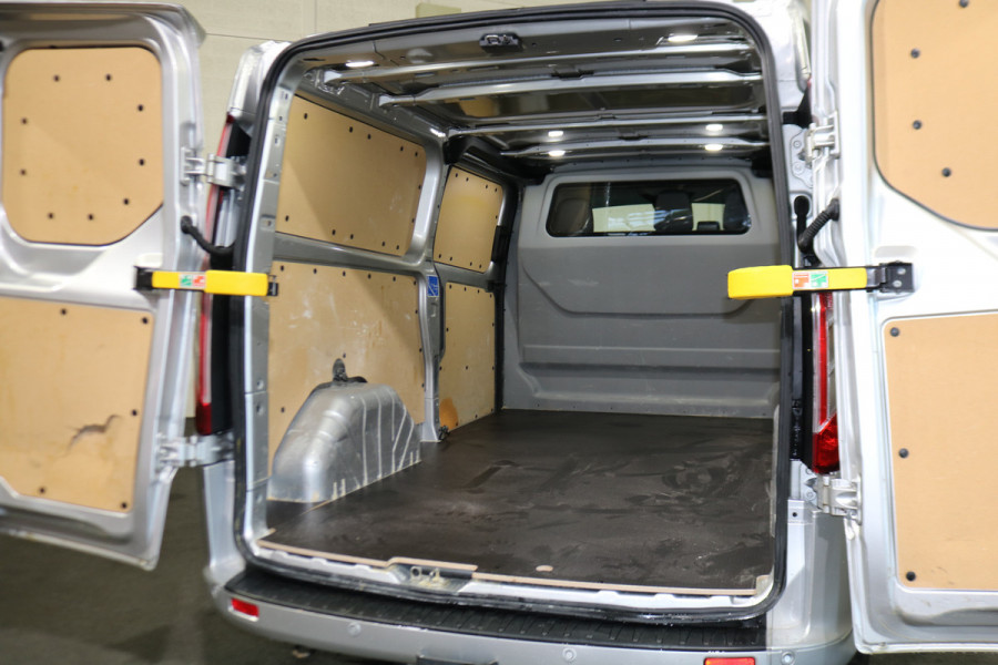 Ford Transit Custom 2.0 TDCI L2 H1 Sport Automaat Airco Navigatie Camera Trekhaak