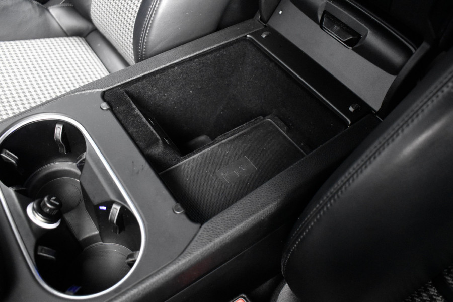 Porsche Cayenne Coupé 3.0 E-Hybrid 462pk Lightweight Package | Carbon Exterieur | Carbon Dak | 22'' GT Design Wielen | Sportuitlaat |