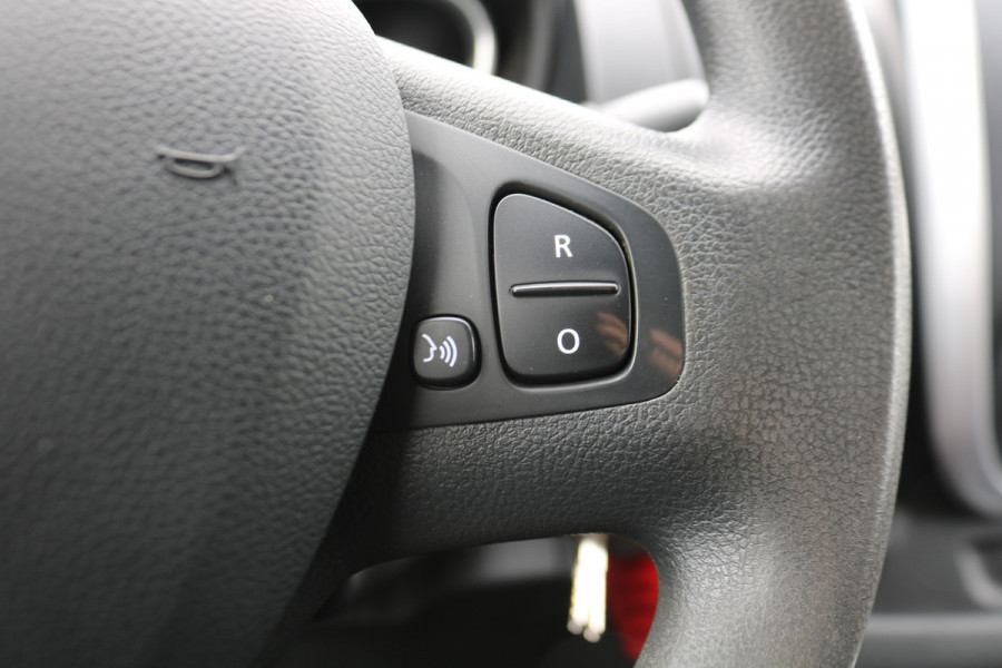 Renault Trafic 2.0 dCi 145pk L2 H1 Airco Imperiaal Trekhaak