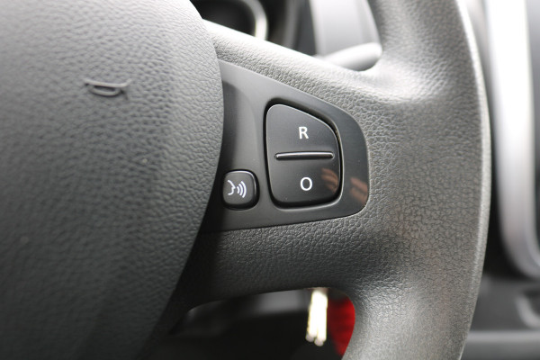 Renault Trafic 2.0 dCi 145pk L2 H1 Airco Imperiaal Trekhaak