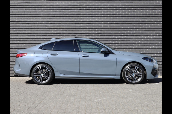 BMW 2 Serie Gran Coupé 220i M-Sport High Executive | Panodak | Stuurwiel verwarmd | ambient |
