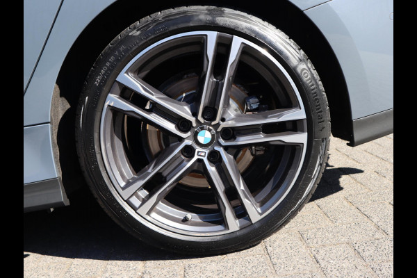 BMW 2 Serie Gran Coupé 220i M-Sport High Executive | Panodak | Stuurwiel verwarmd | ambient |
